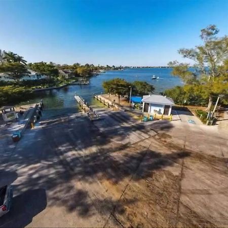 Paradise By The River-Hottub/Pool-Near Beaches 布雷登顿 外观 照片