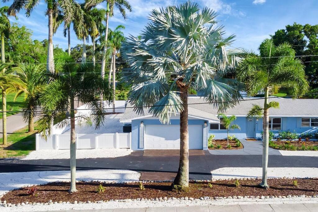 Paradise By The River-Hottub/Pool-Near Beaches 布雷登顿 外观 照片